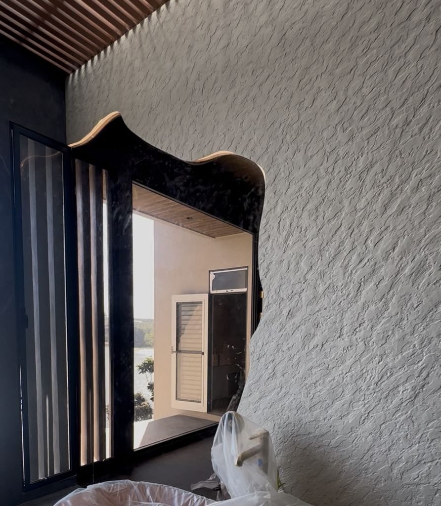 Detail Interior & Cermin — NW28 ID