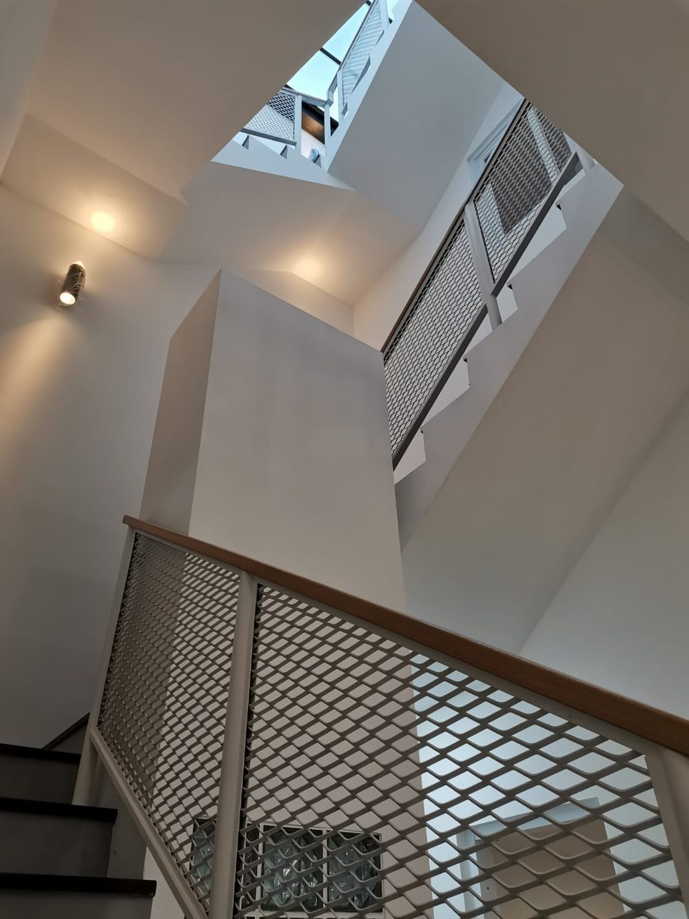 Void Tangga & Skylight — NW28 ID